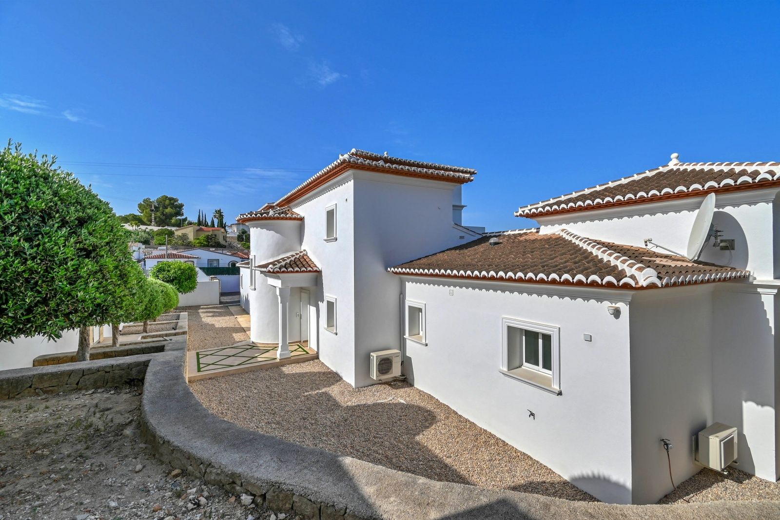 4-Bedroom Villa with Private Pool For Sale in Paichi, Moraira
