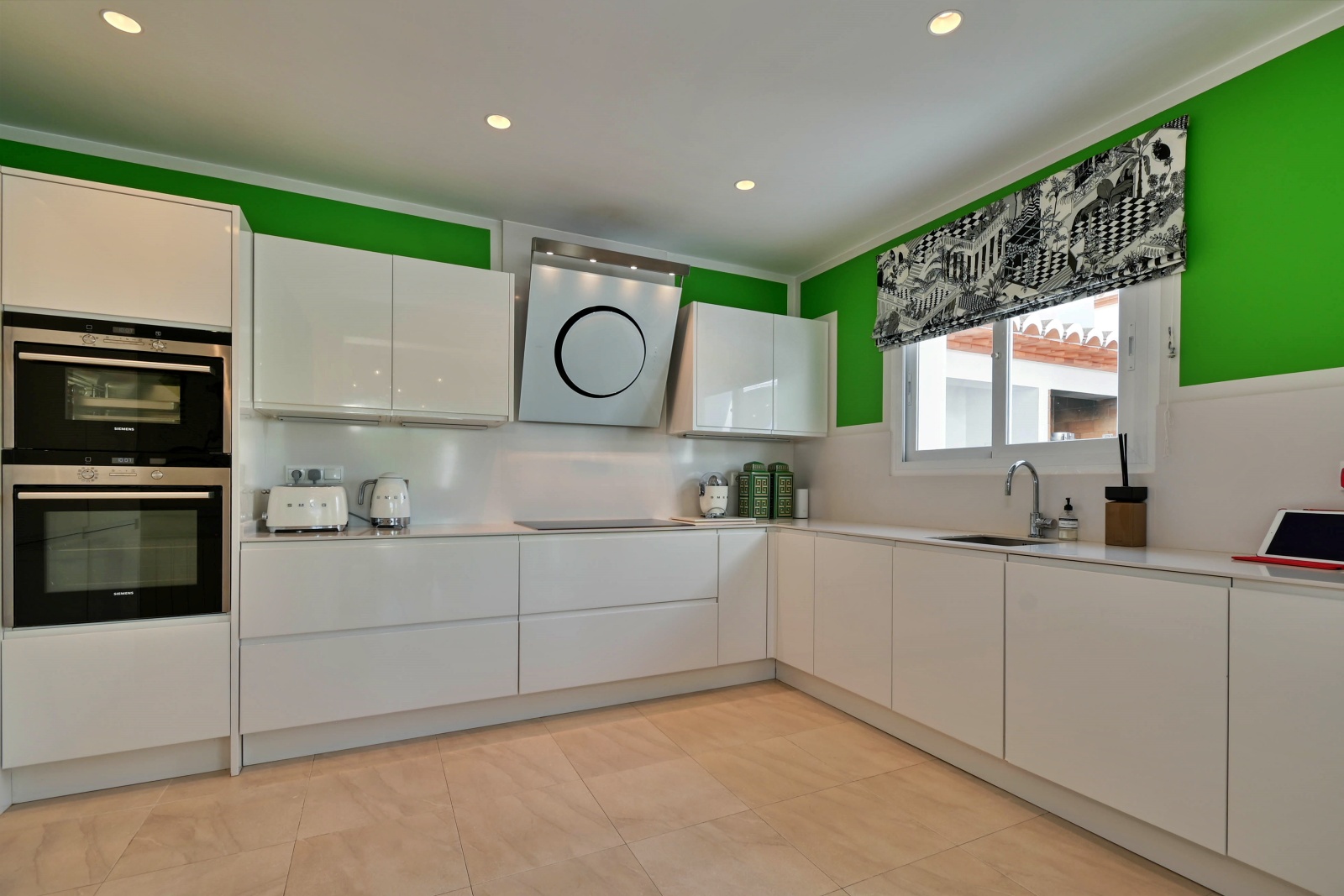 4-Bedroom Villa with Private Pool For Sale in Paichi, Moraira