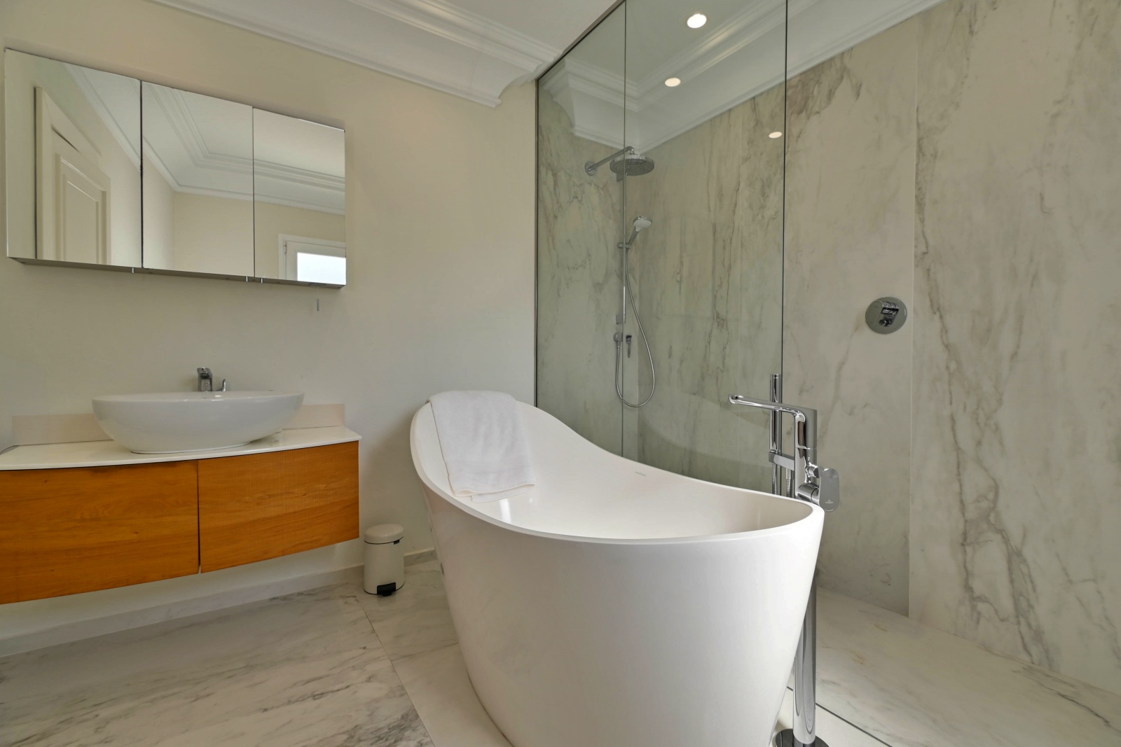4-Bedroom Villa with Private Pool For Sale in Paichi, Moraira