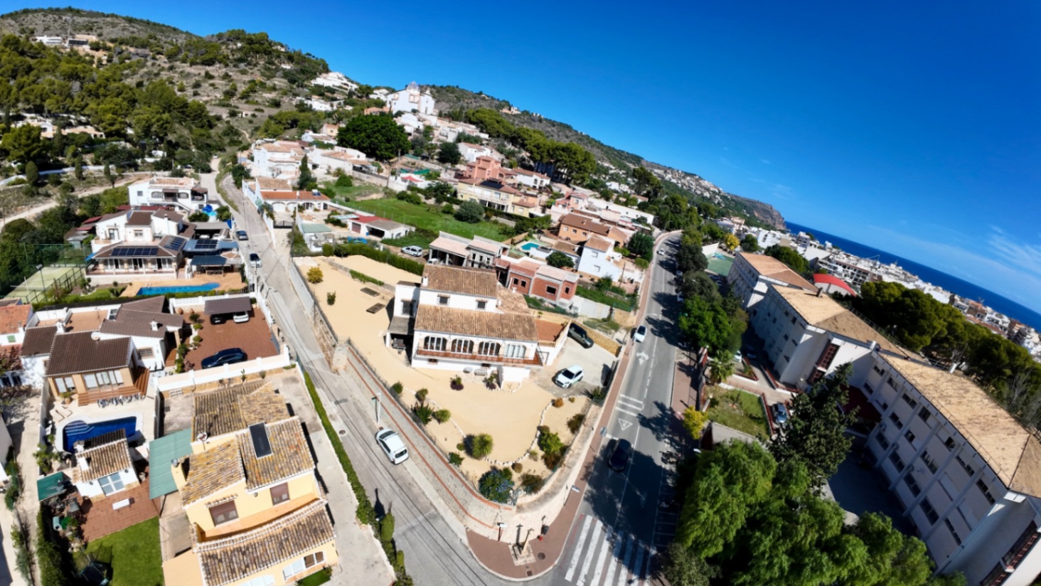 5 Bedroom Villa in Jávea with Large Garage and Workshop Space