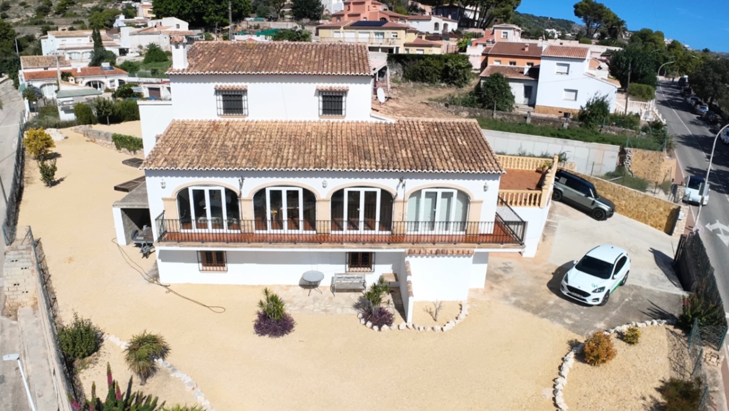 5 Bedroom Villa in Jávea with Large Garage and Workshop Space