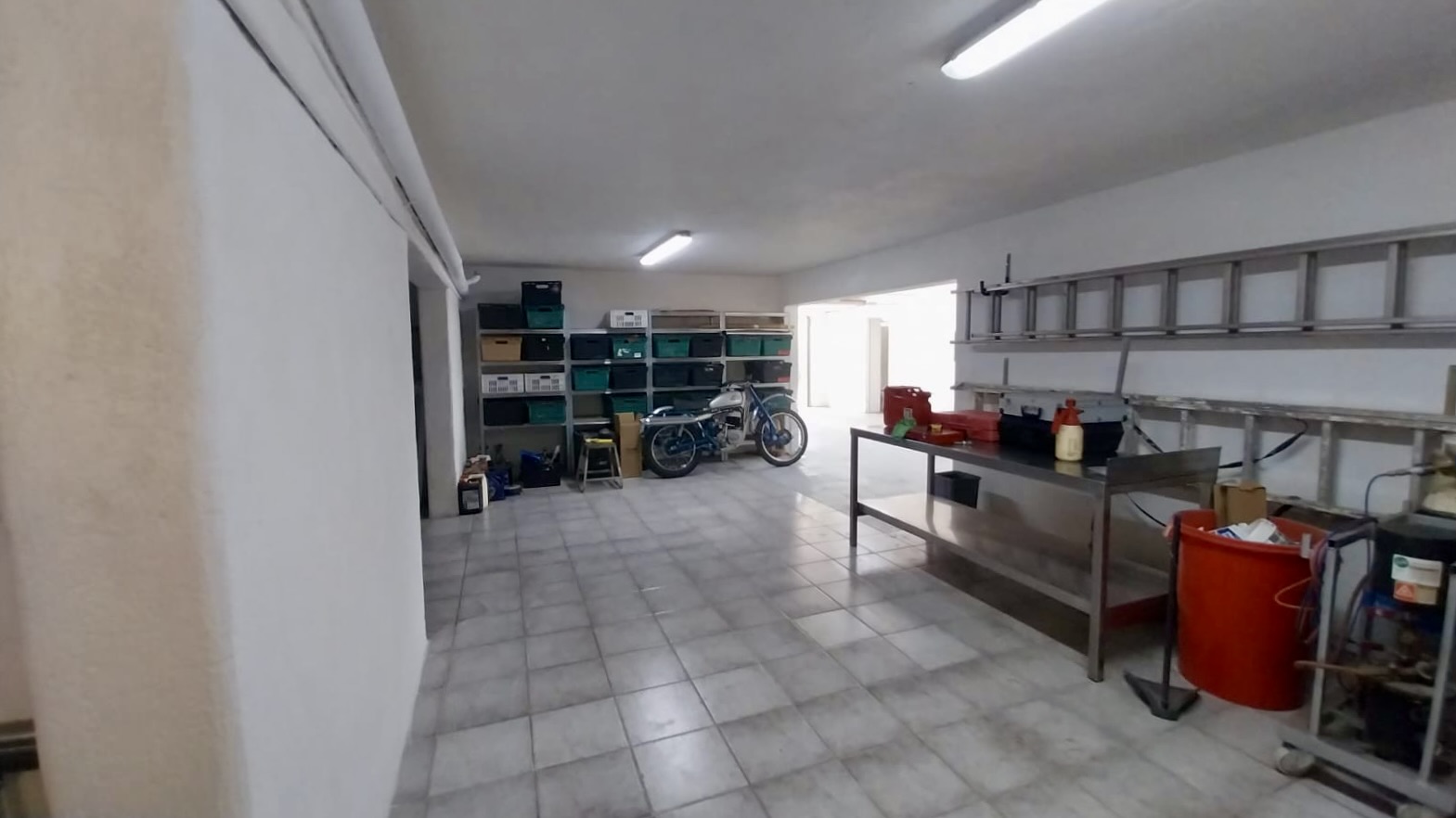 5 Bedroom Villa in Jávea with Large Garage and Workshop Space