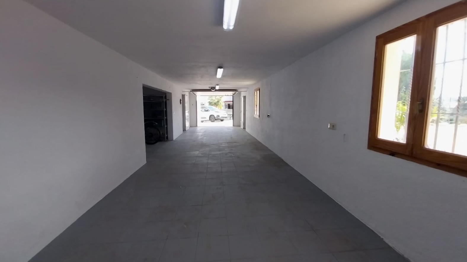 5 Bedroom Villa in Jávea with Large Garage and Workshop Space