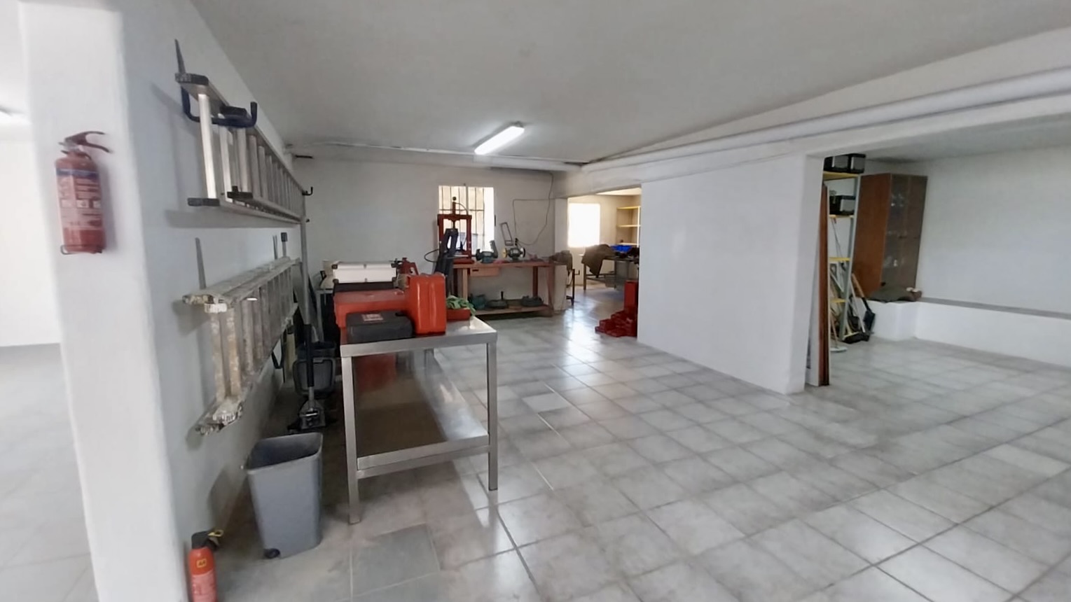 5 Bedroom Villa in Jávea with Large Garage and Workshop Space