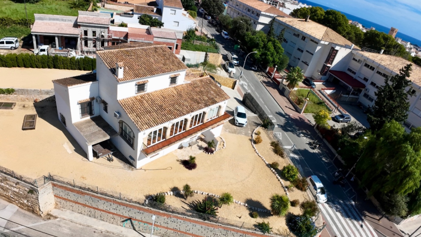 5 Bedroom Villa in Jávea with Large Garage and Workshop Space