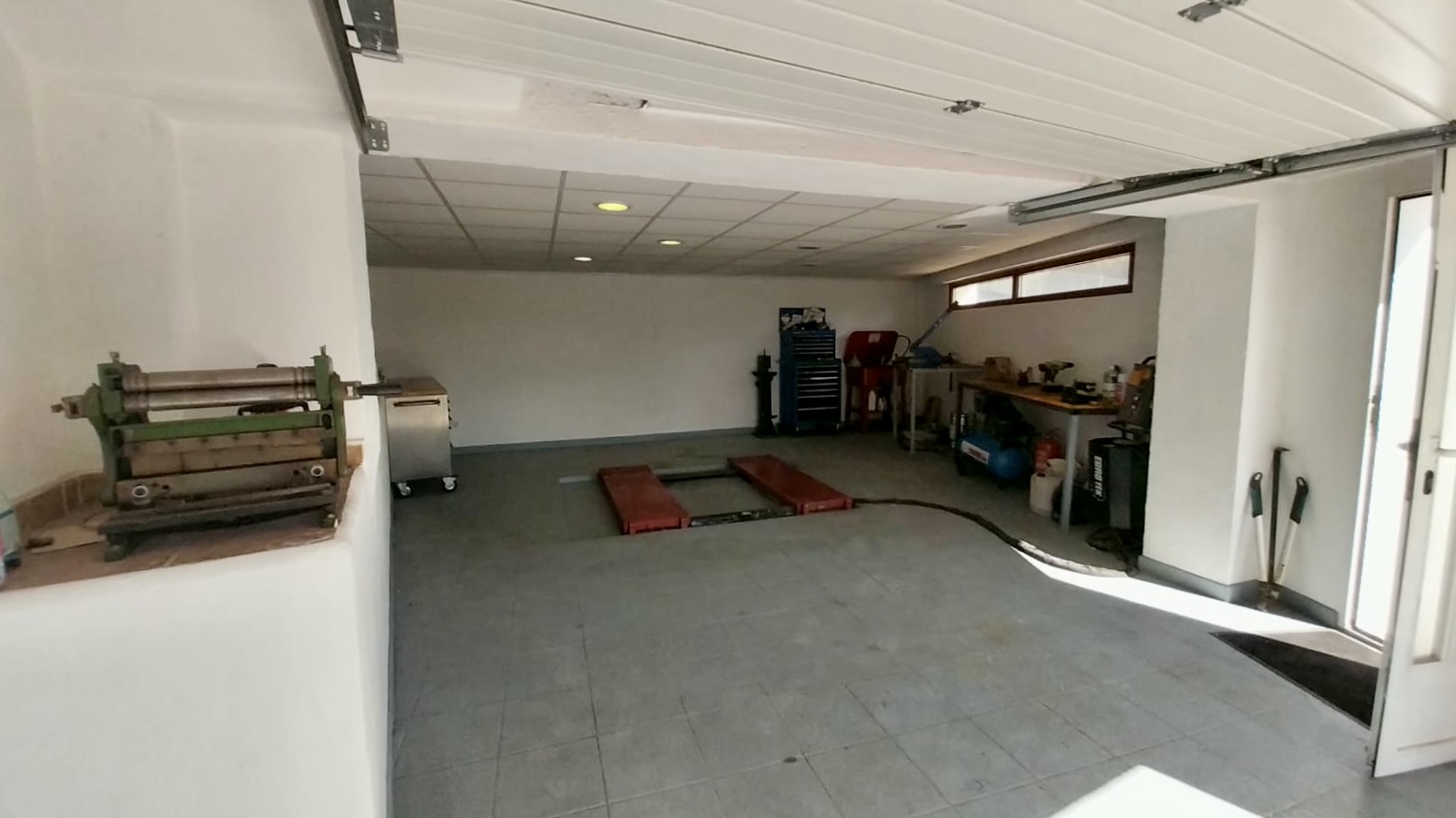 5 Bedroom Villa in Jávea with Large Garage and Workshop Space