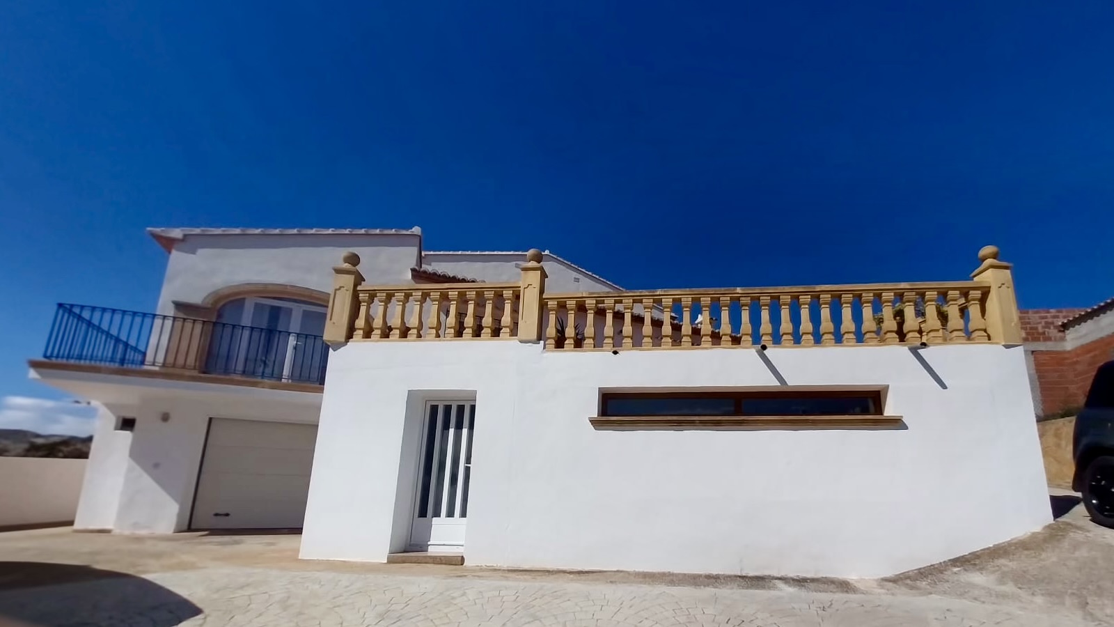 5 Bedroom Villa in Jávea with Large Garage and Workshop Space