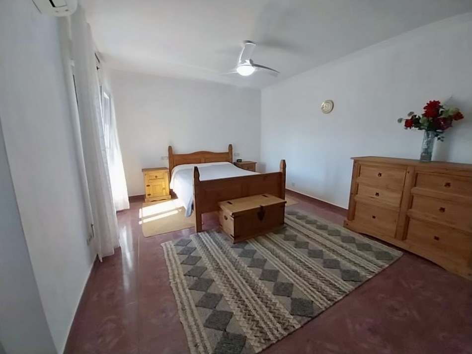 5 Bedroom Villa in Jávea with Large Garage and Workshop Space