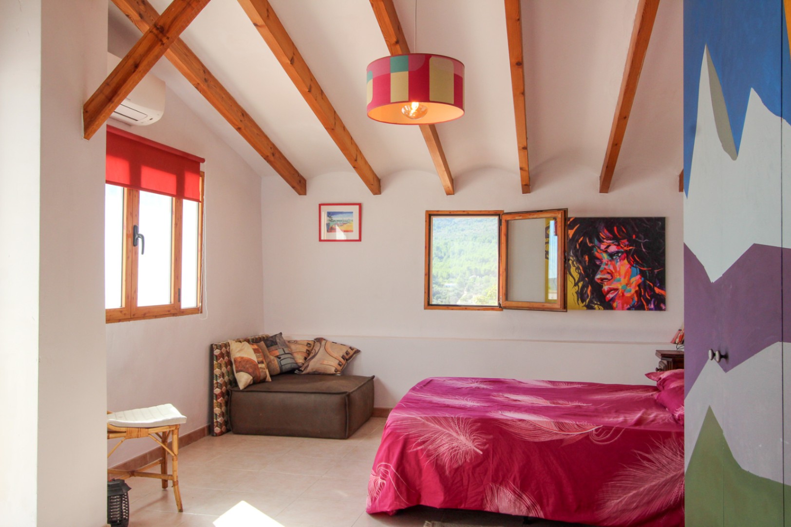 Rustic 4-Bedroom Townhouse with Mountain Views and Terrace