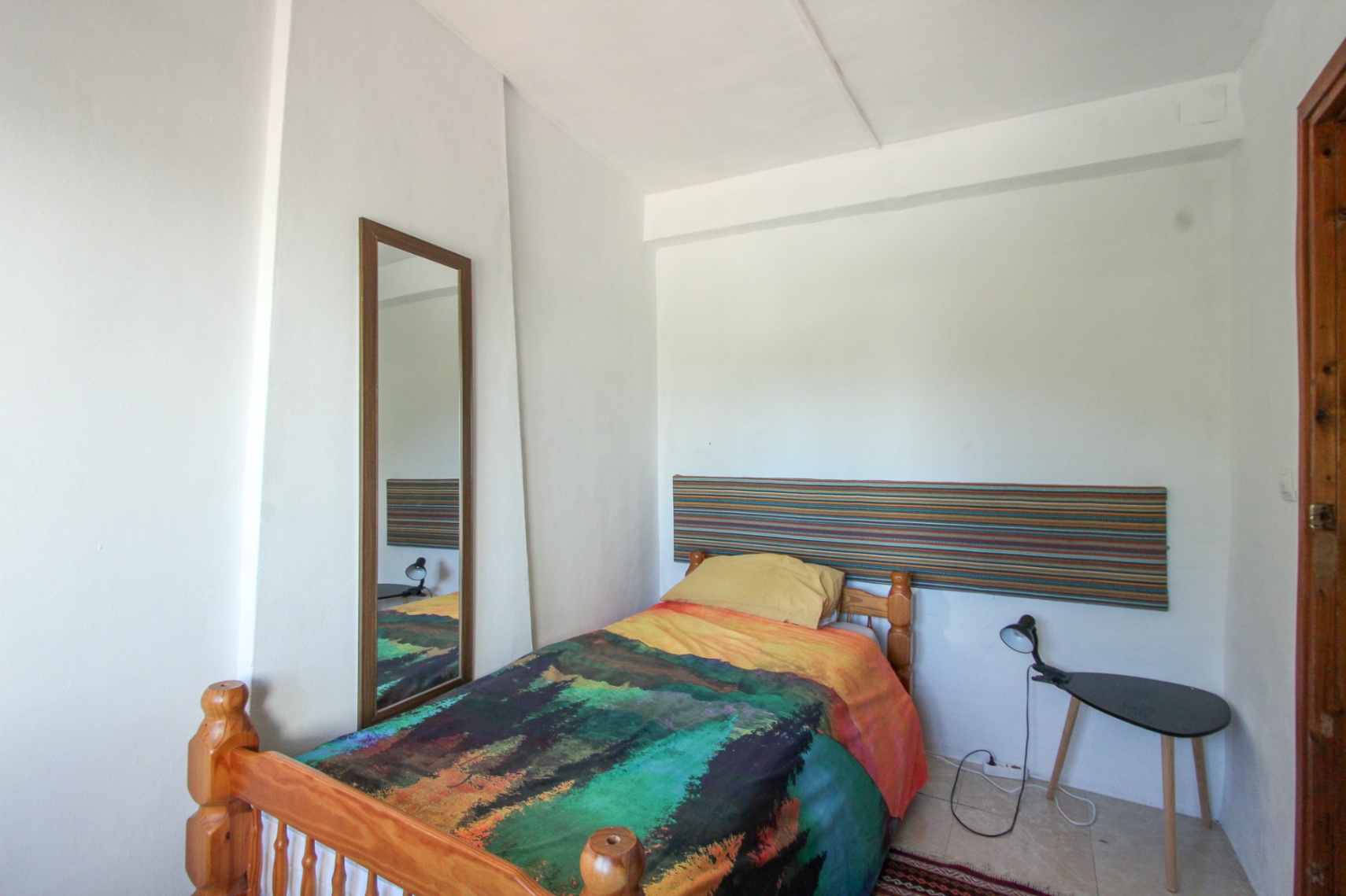 Rustic 4-Bedroom Townhouse with Mountain Views and Terrace