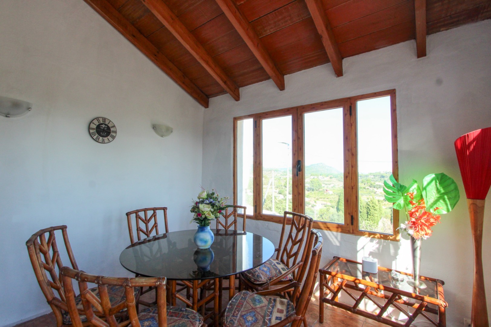 Rustic 4-Bedroom Townhouse with Mountain Views and Terrace