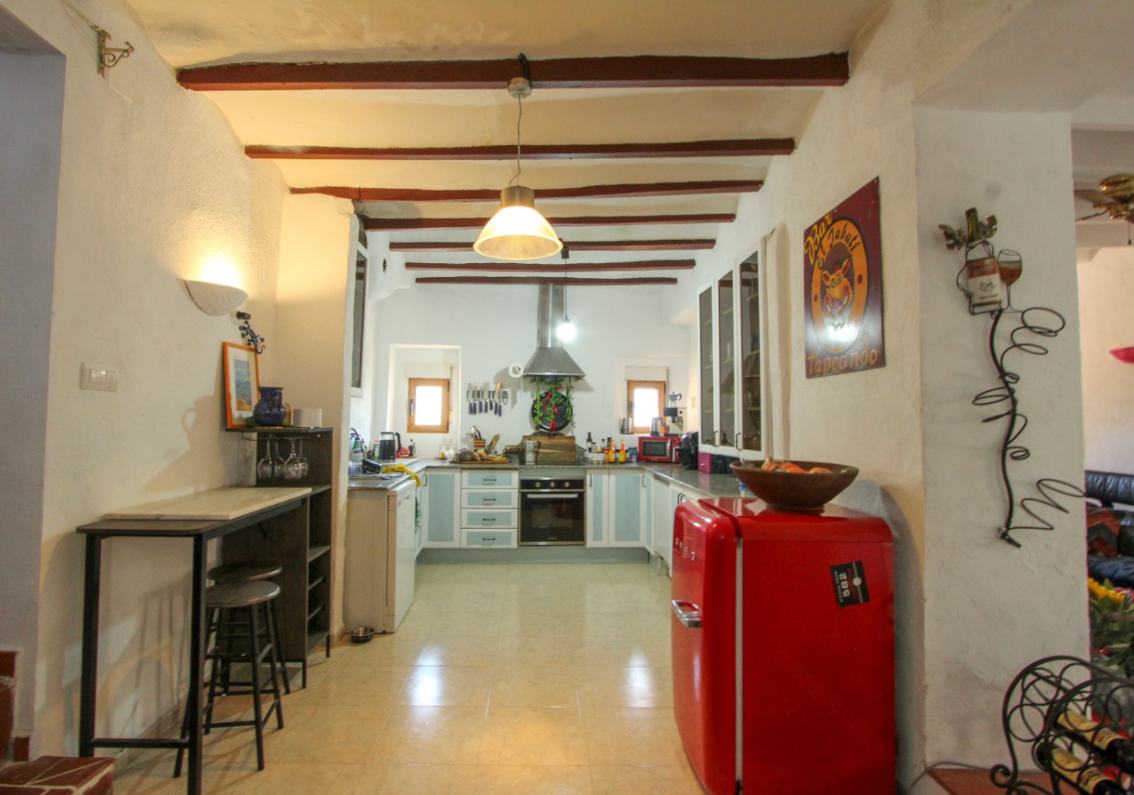 Rustic 4-Bedroom Townhouse with Mountain Views and Terrace