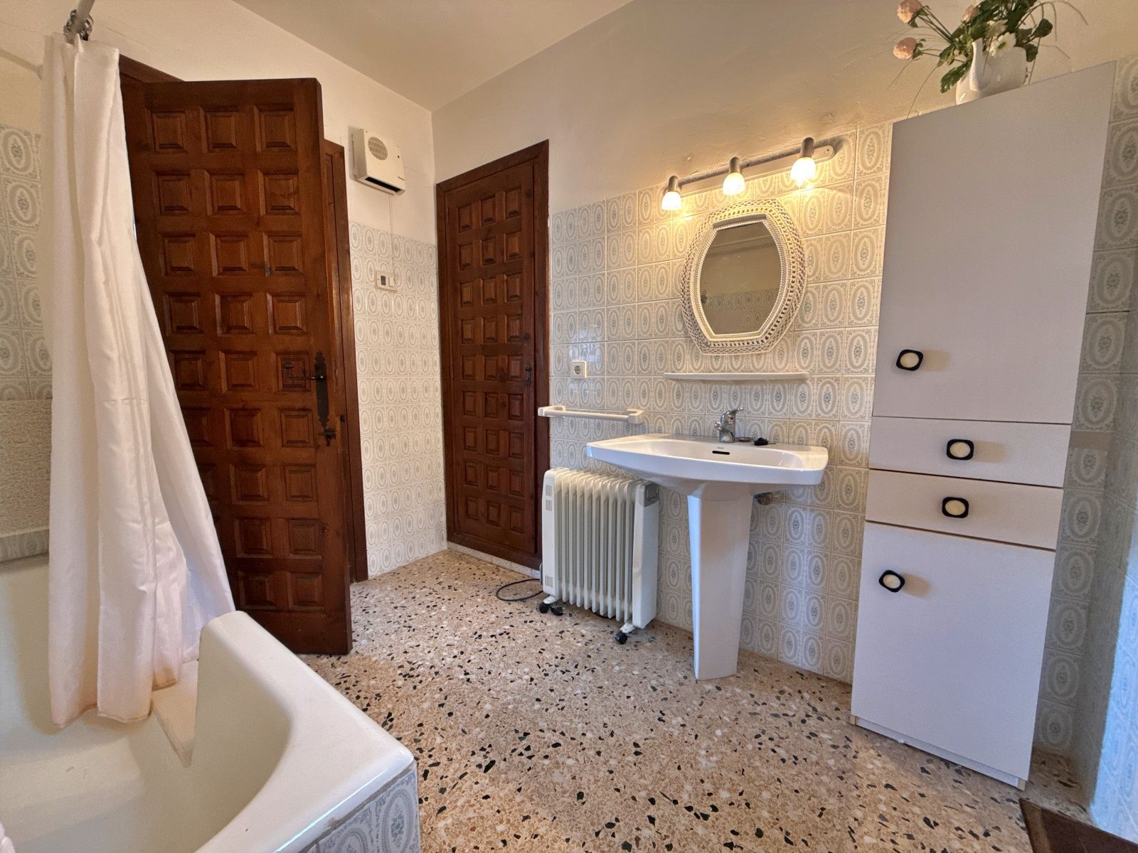 Villa for Sale in Baladrar, Benissa with Independent Guest Accommodation