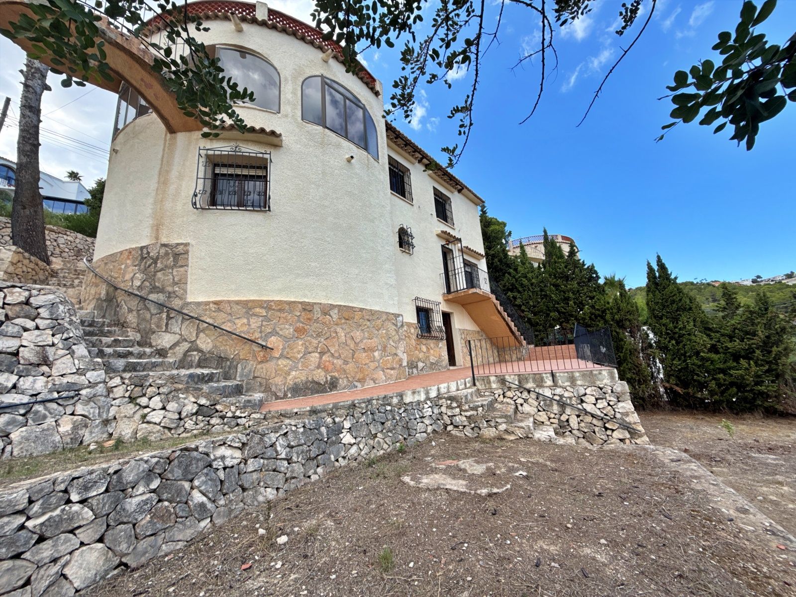 Villa for Sale in Baladrar, Benissa with Independent Guest Accommodation