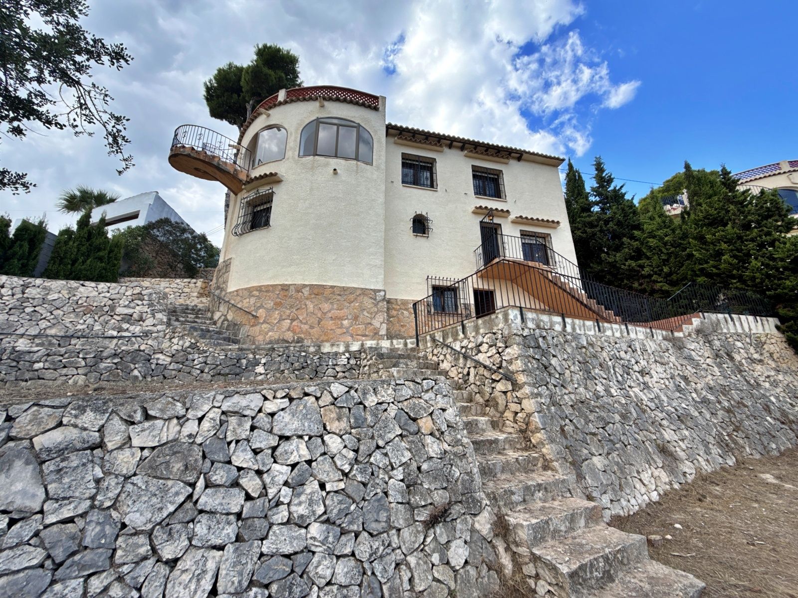 Villa for Sale in Baladrar, Benissa with Independent Guest Accommodation