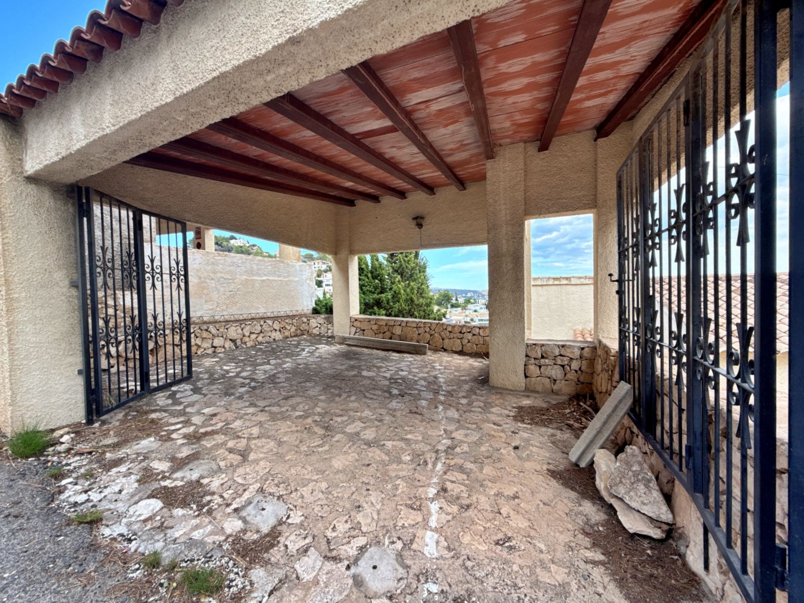 Villa for Sale in Baladrar, Benissa with Independent Guest Accommodation