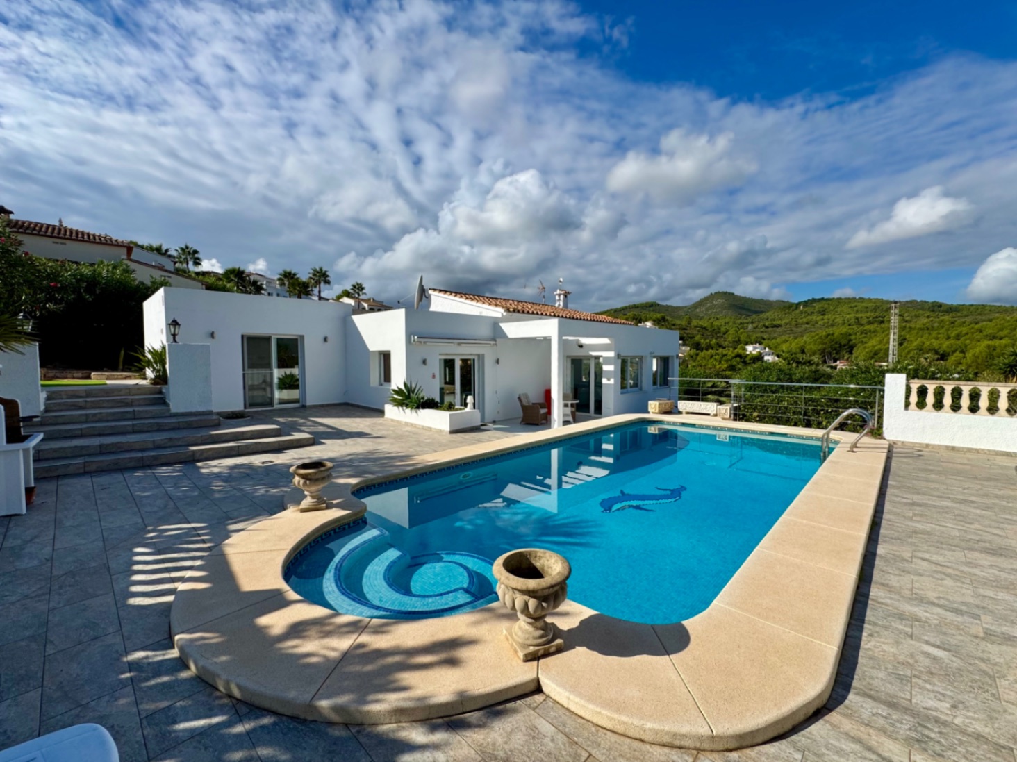Villa for sale with Montgó views