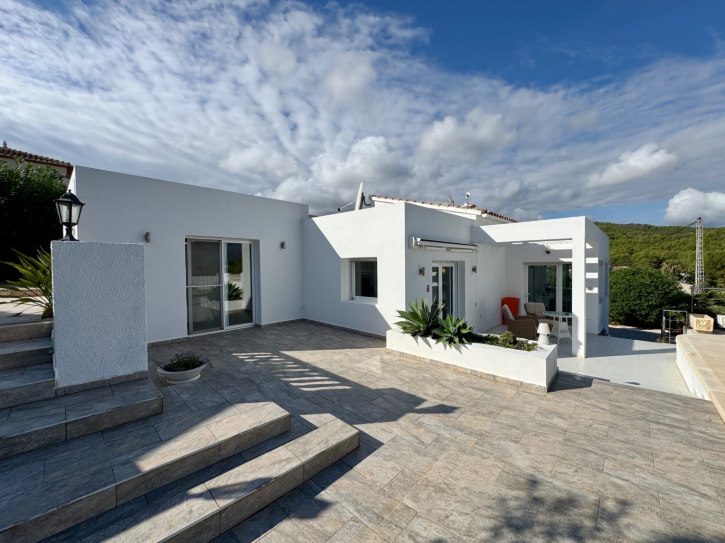 Villa for sale with Montgó views