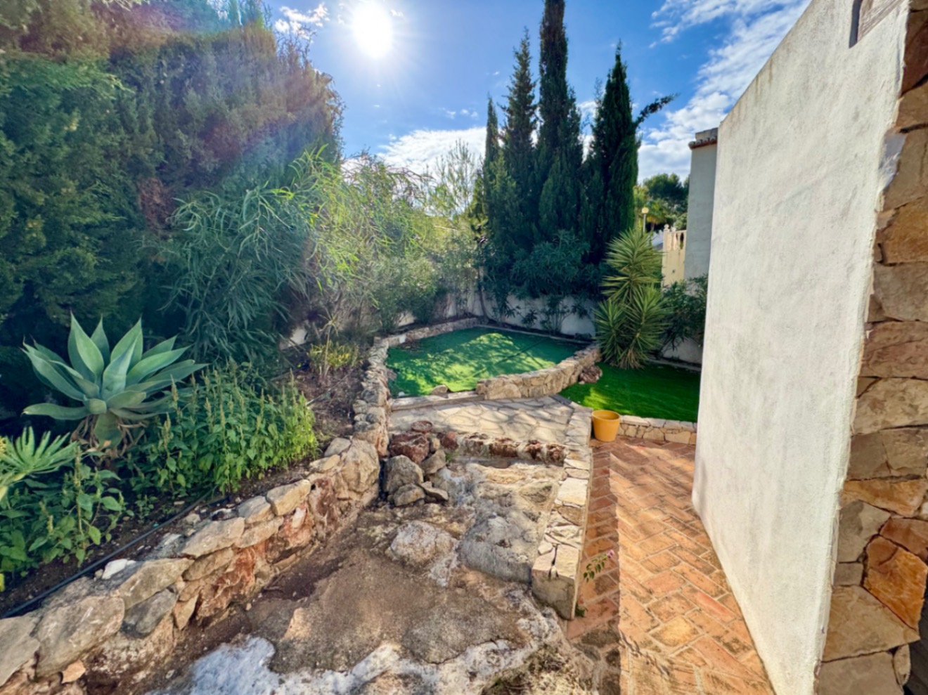 Villa for sale with Montgó views