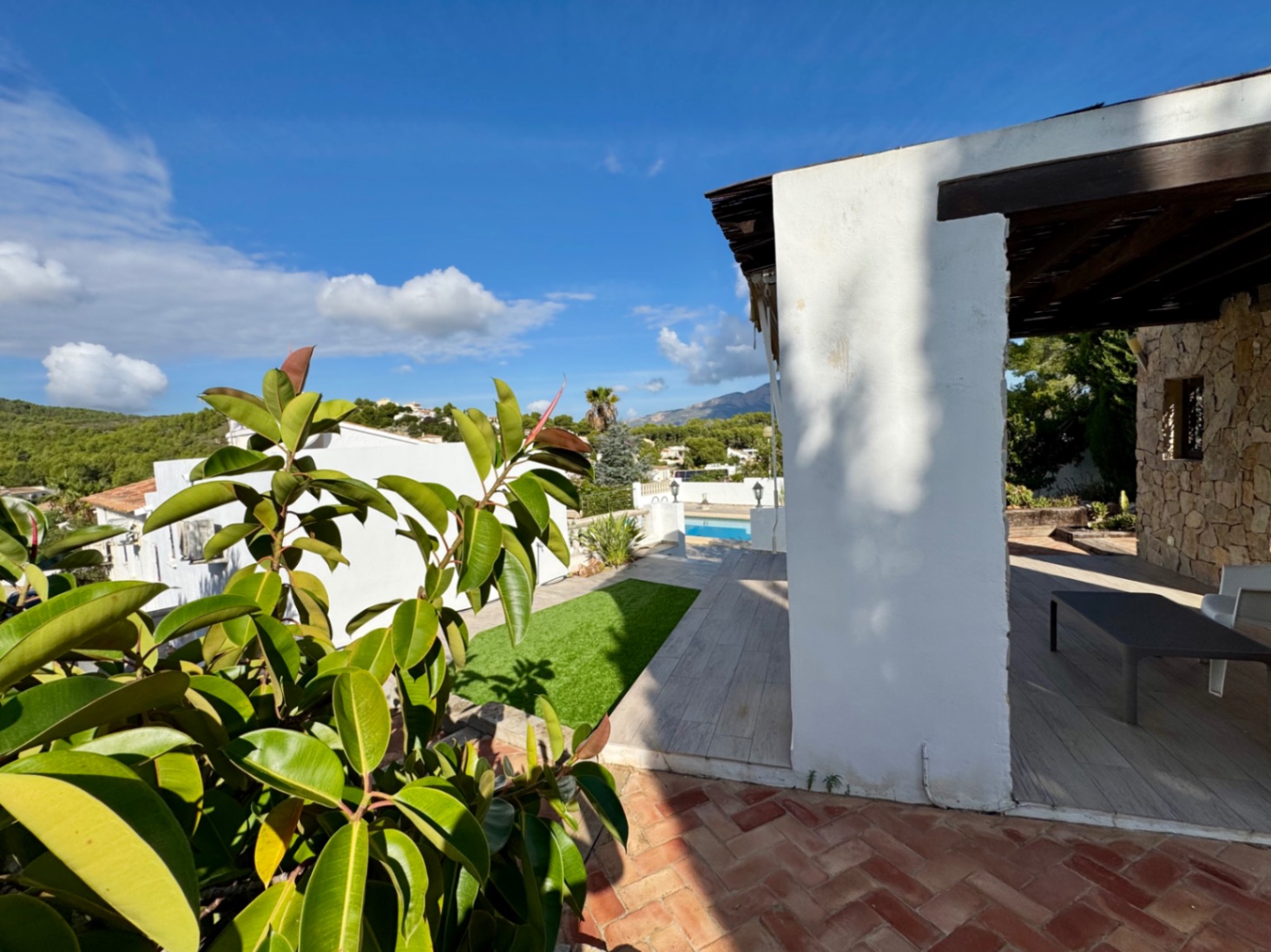 Villa for sale with Montgó views