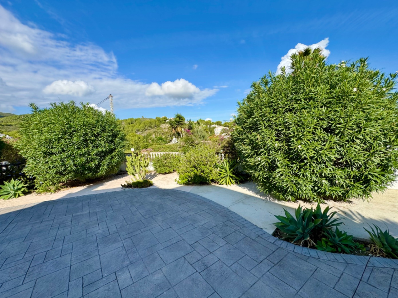 Villa for sale with Montgó views