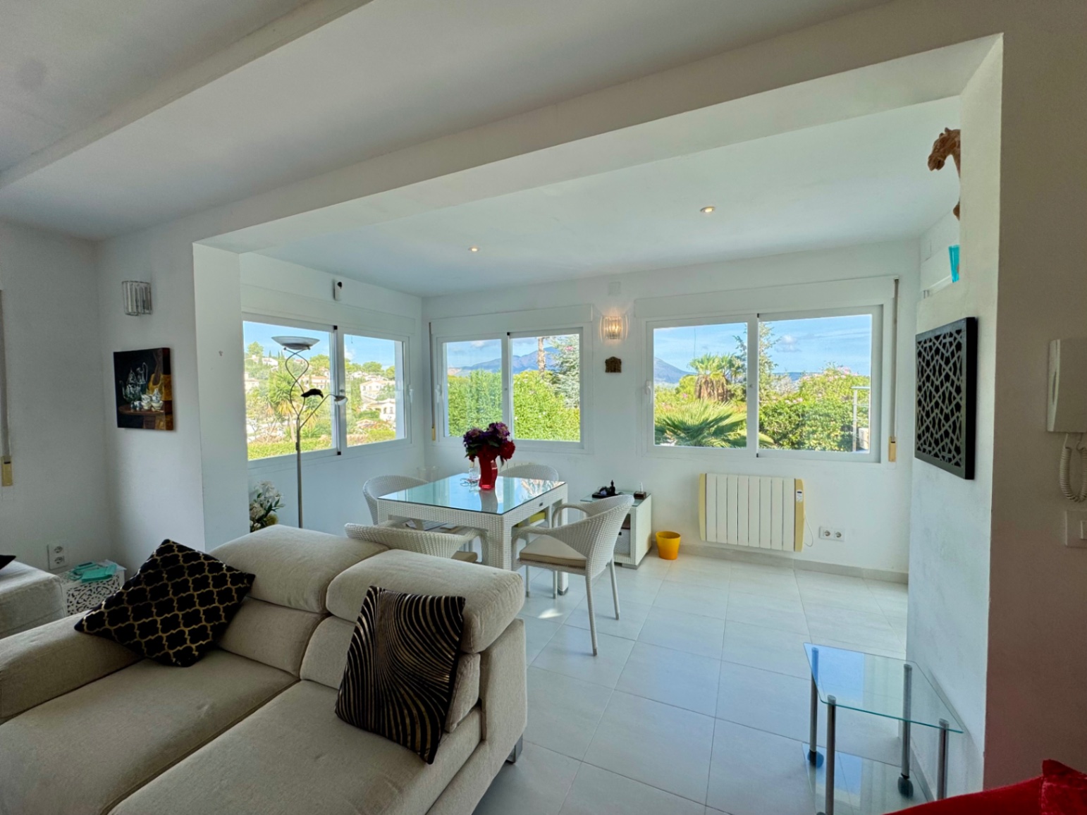 Villa for sale with Montgó views