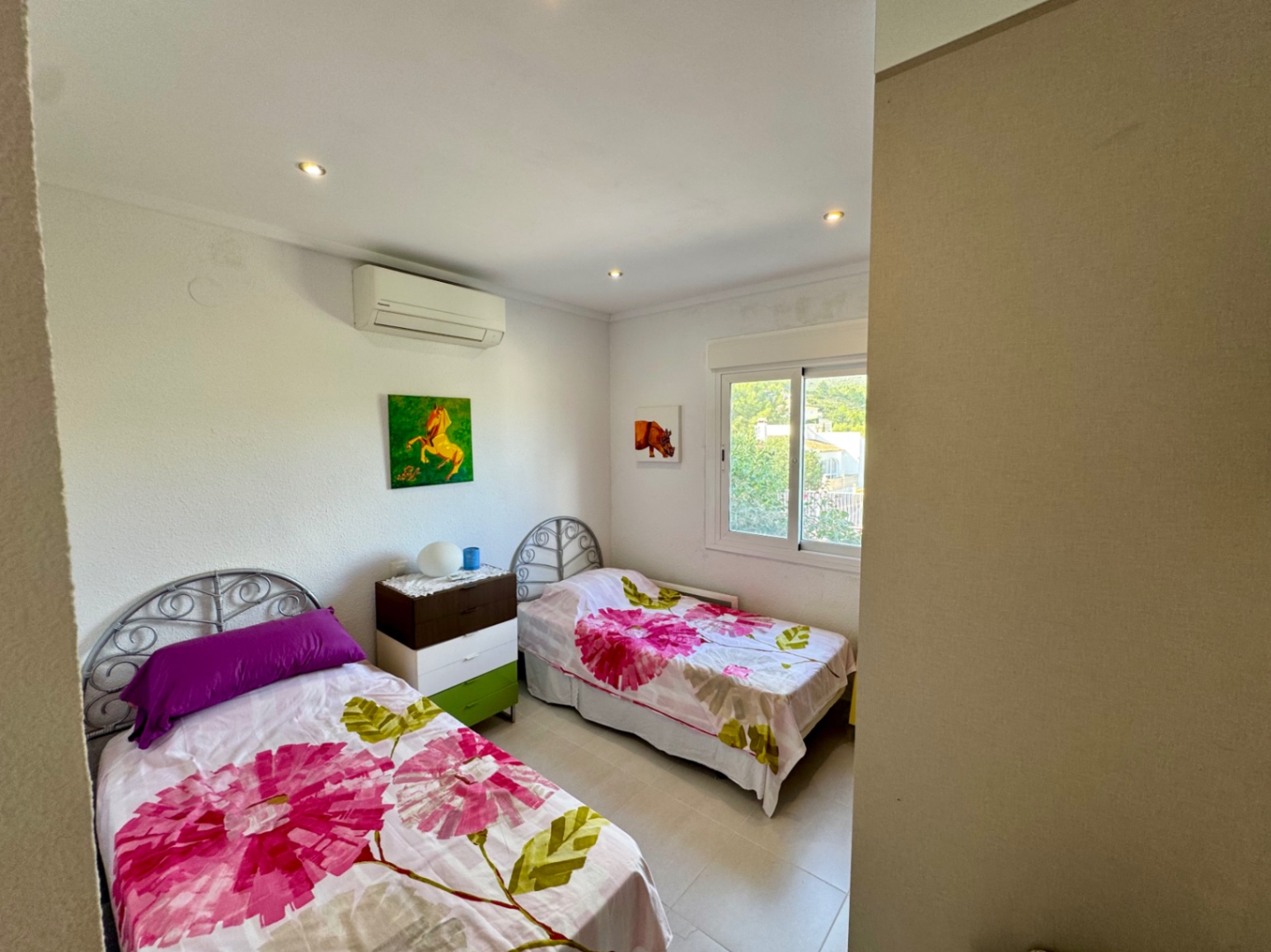 Villa for sale with Montgó views