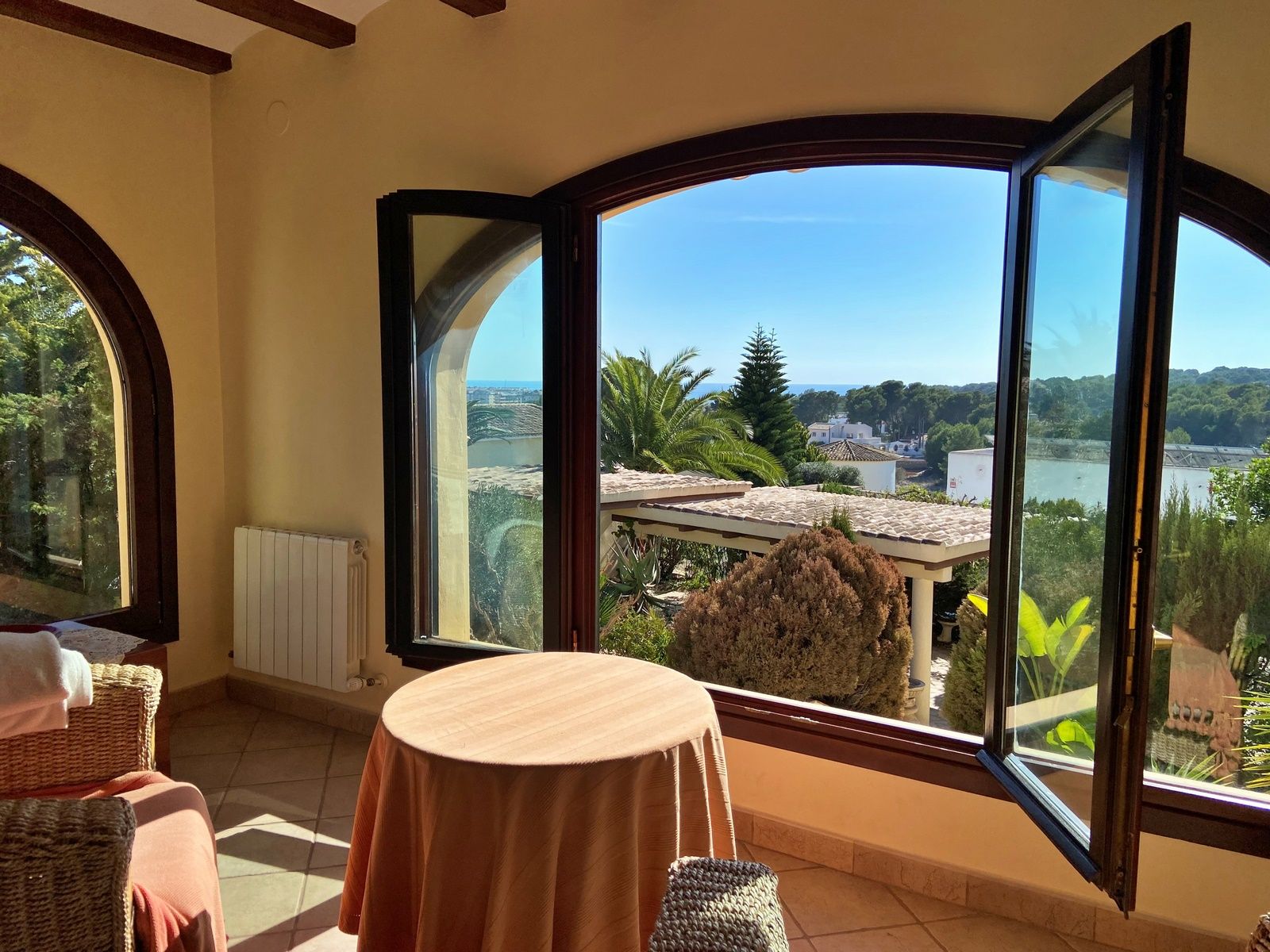 Villa con vistas al mar a poca distancia de Moraira en venta
