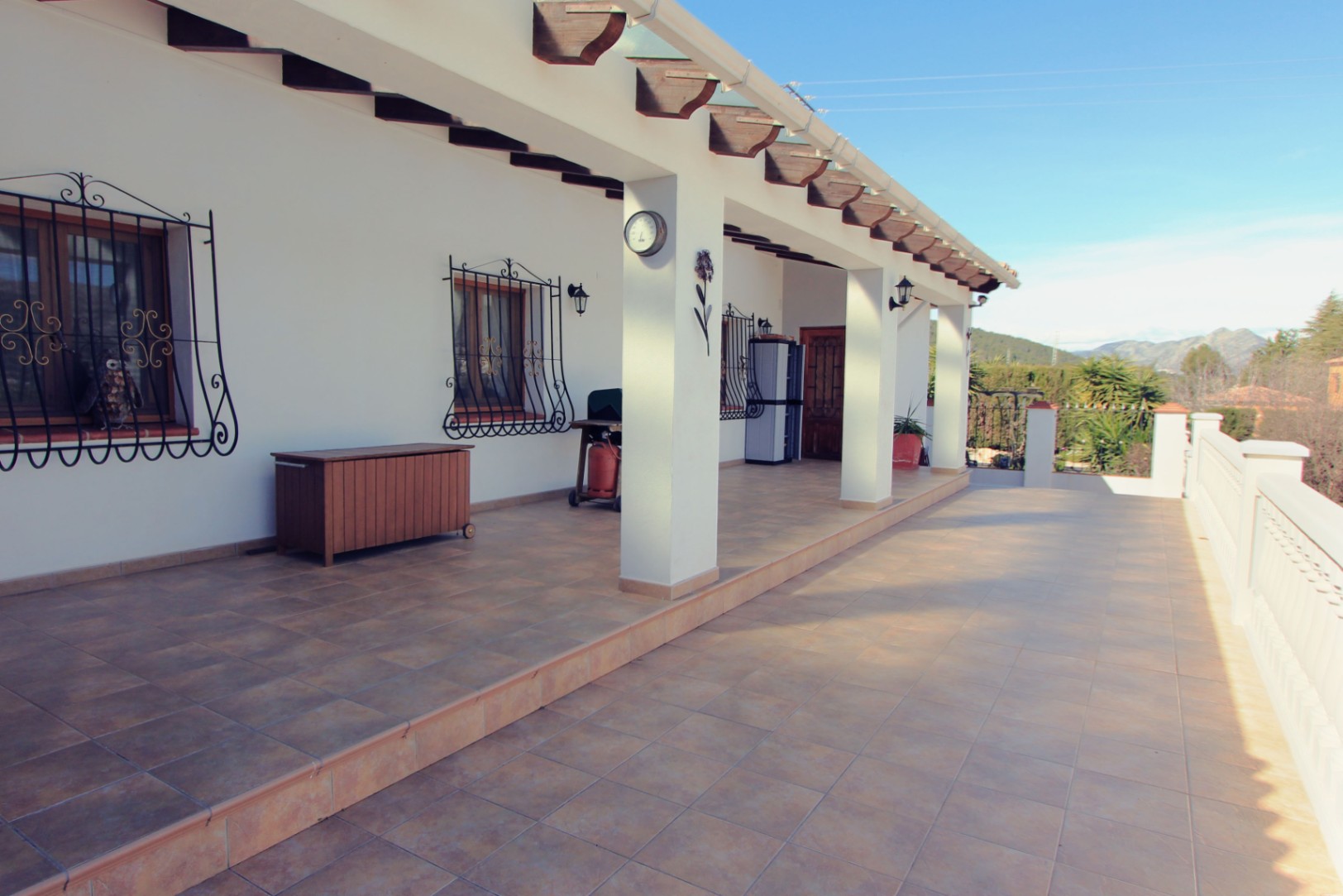 Detached finca, on a flat plot, located just on the outskirts of Jalon
