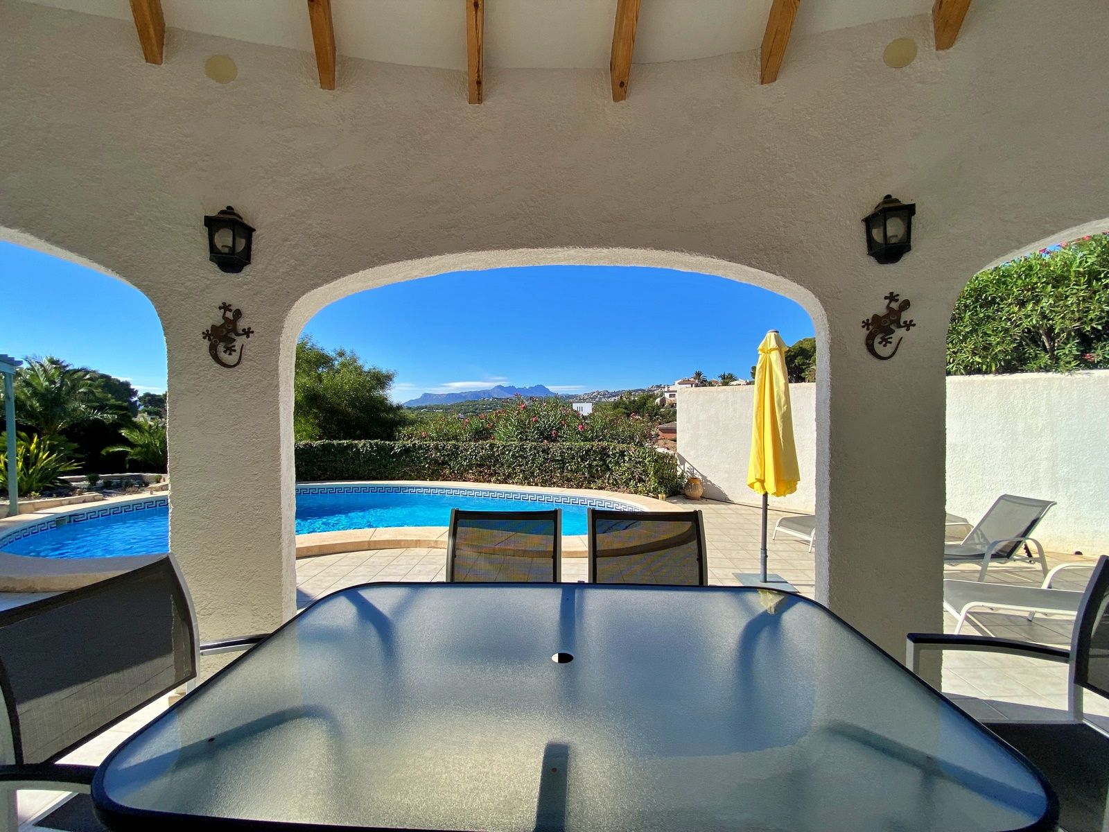 Villa with tourist license for sale at walking distance to Moraira | Ref: HO474372
