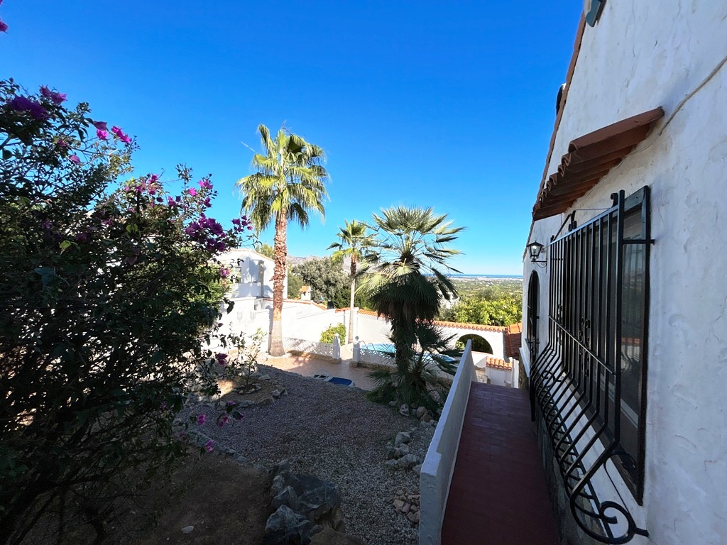 Stunning villa for sale with amazing sea views