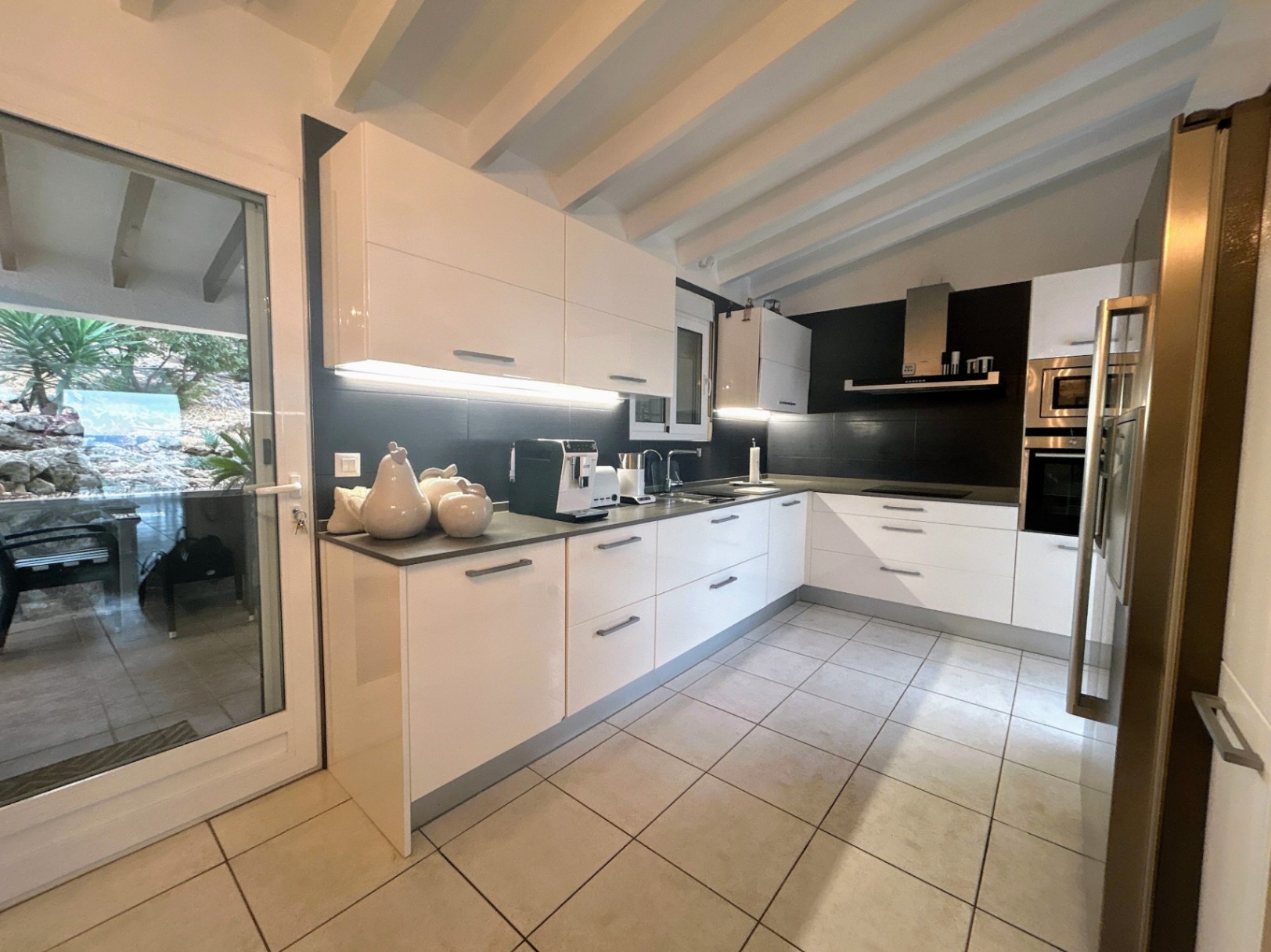 Villa moderna con vistas al mar y alojamiento independiente – Pego