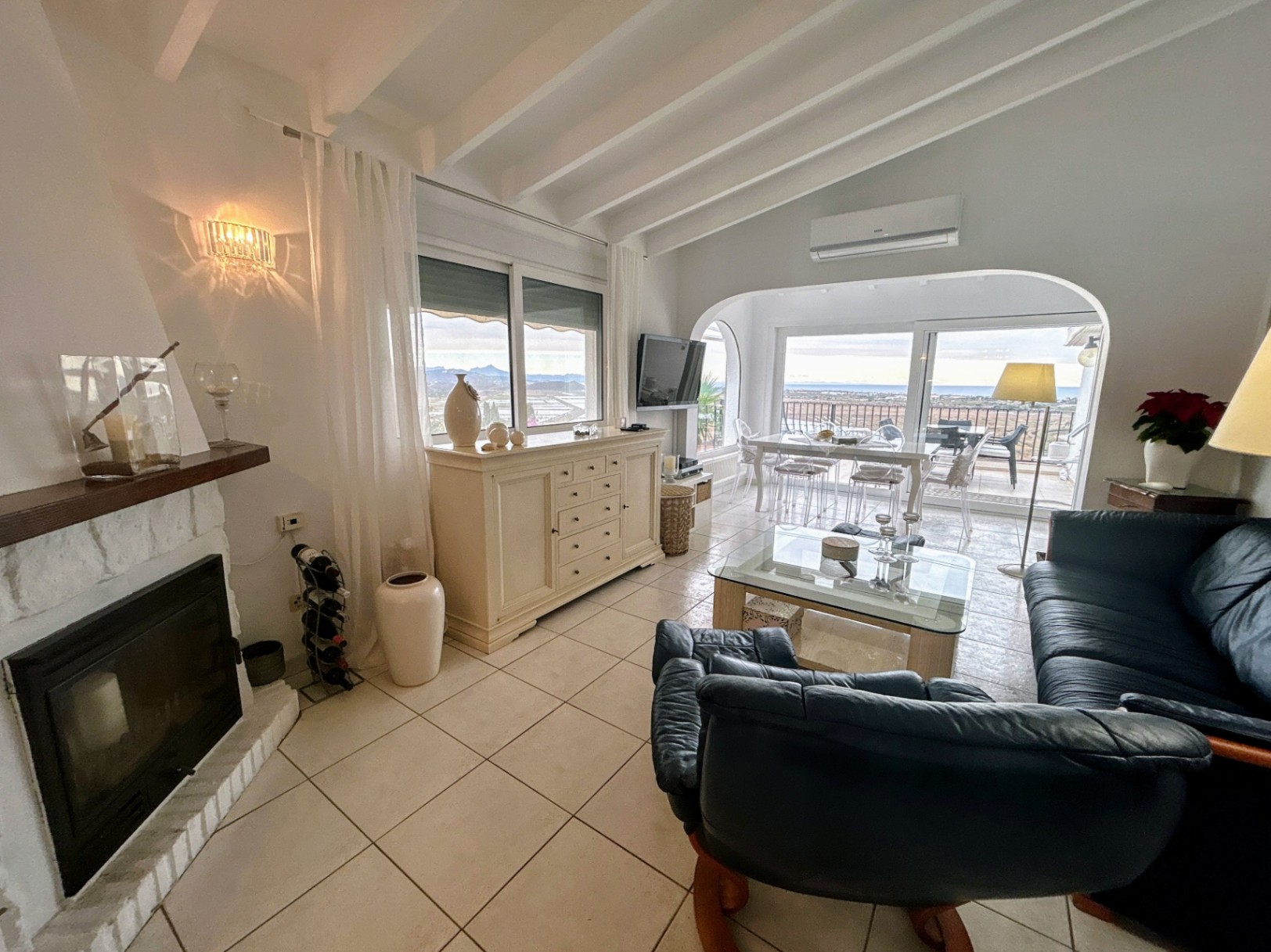 Villa moderna con vistas al mar y alojamiento independiente – Pego