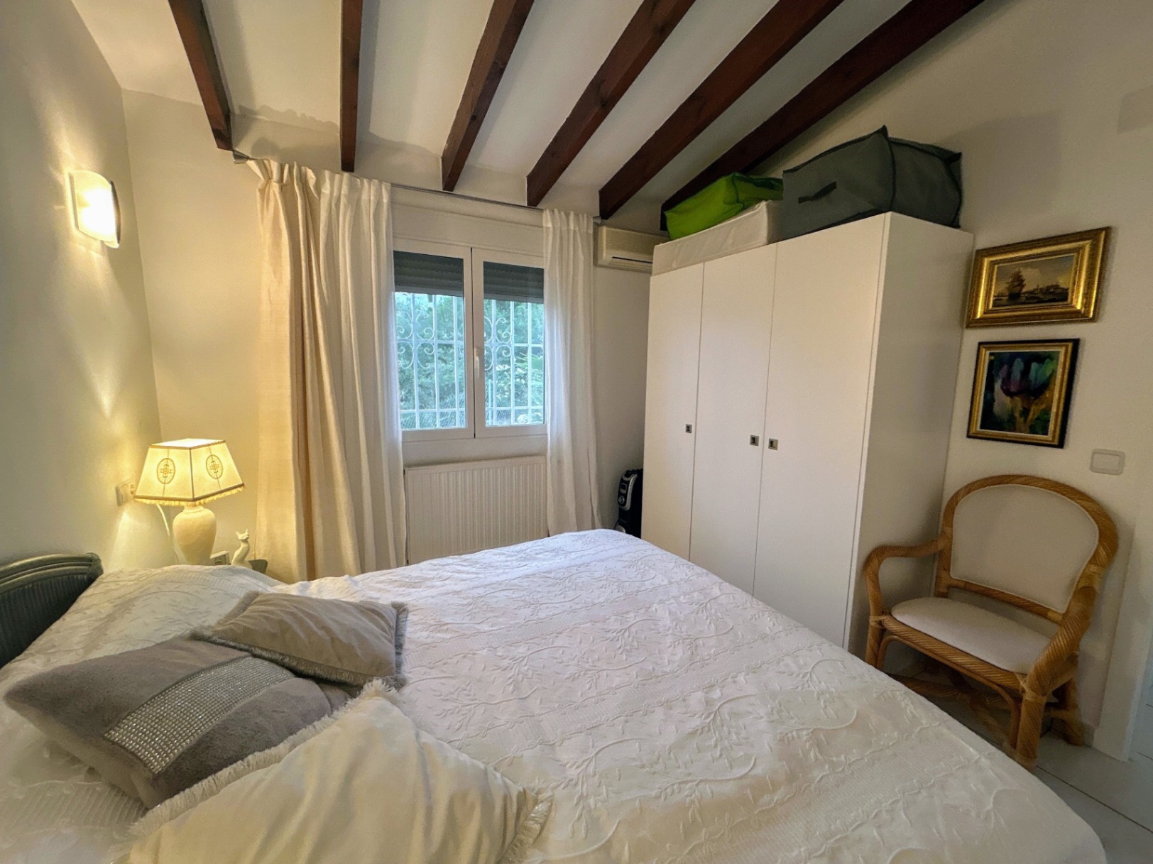 Villa moderna con vistas al mar y alojamiento independiente – Pego