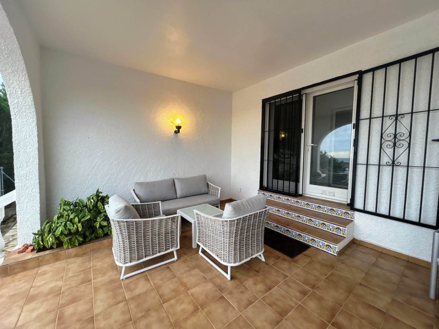 Villa moderna con vistas al mar y alojamiento independiente – Pego