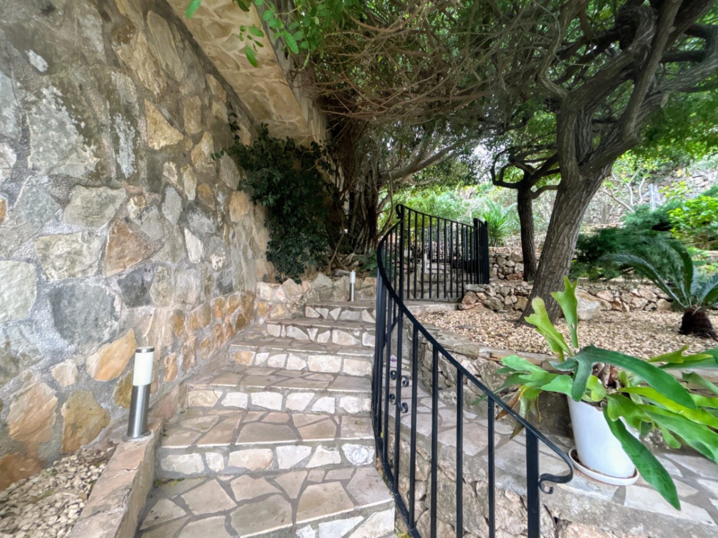 Villa moderna con vistas al mar y alojamiento independiente – Pego