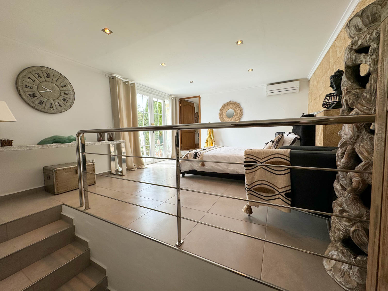 Stunning 5 bedroom family villa