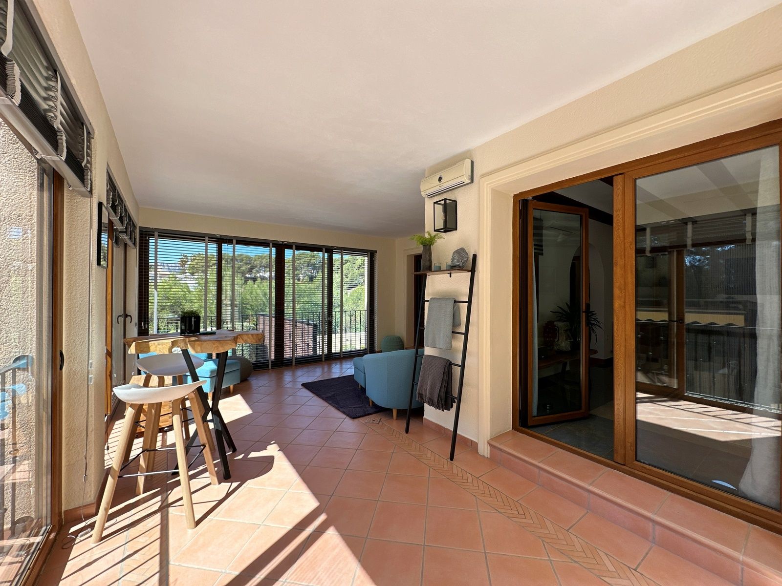 Villa in uitstekende staat te koop in La Fustera, Benissa