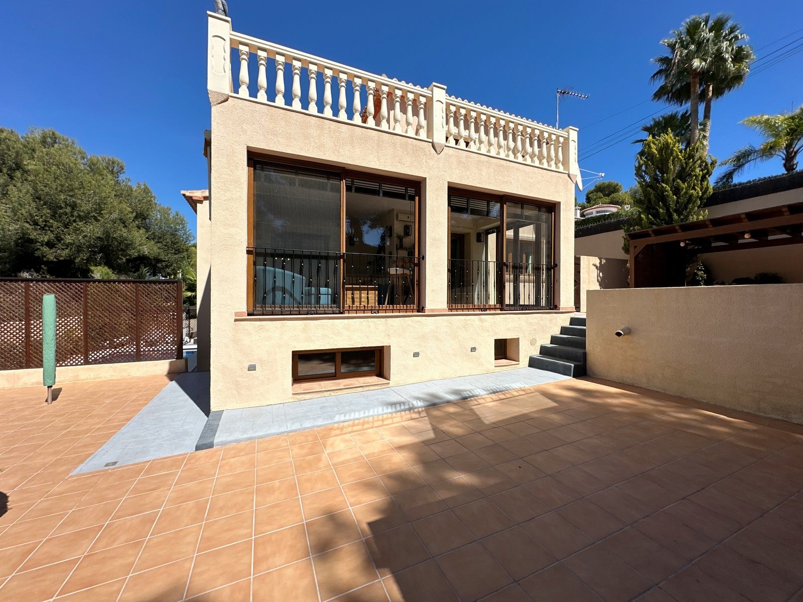 Villa in ausgezeichnetem Zustand zum Verkauf in La Fustera, Benissa