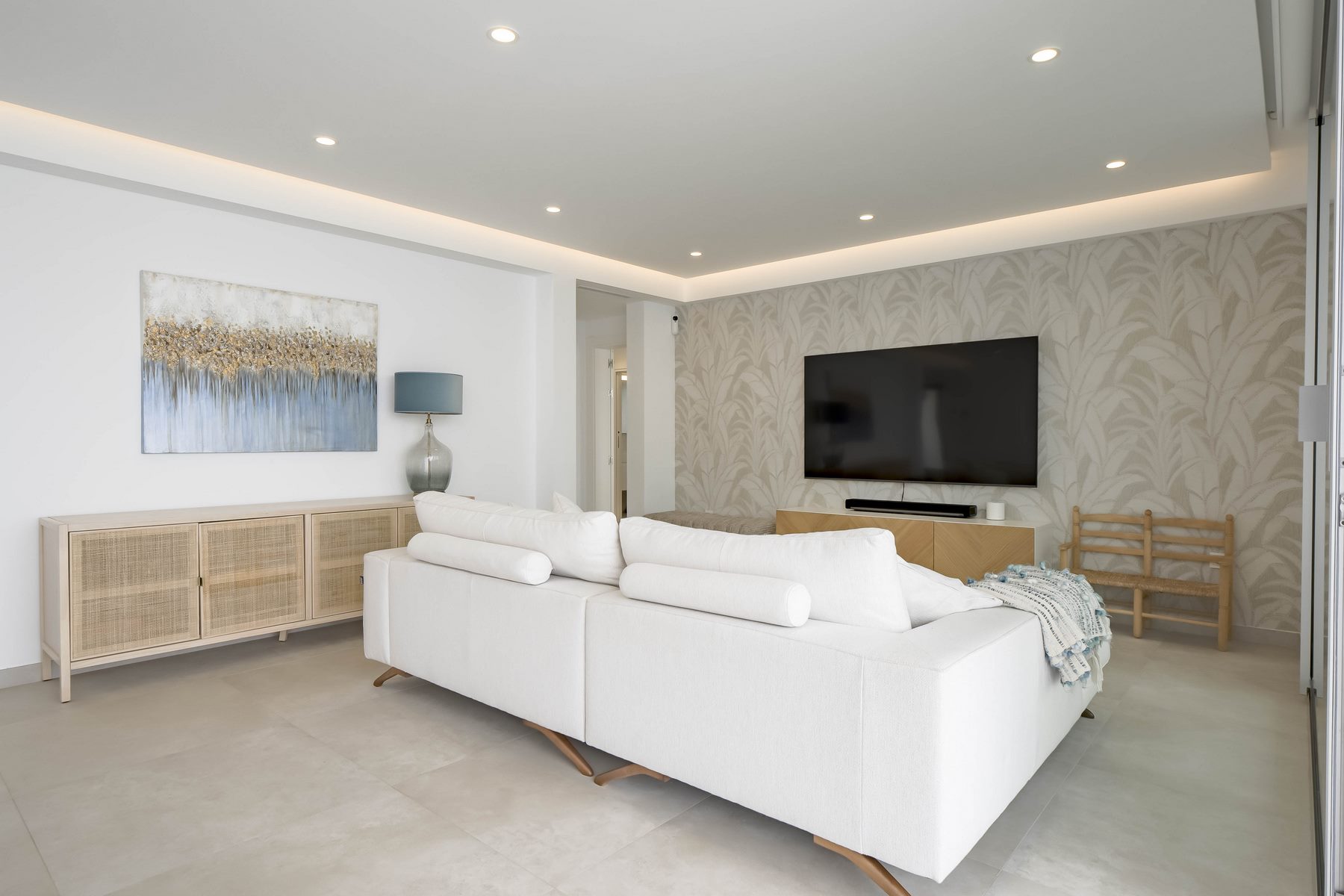 Moderne luxe villa te koop met zeezicht