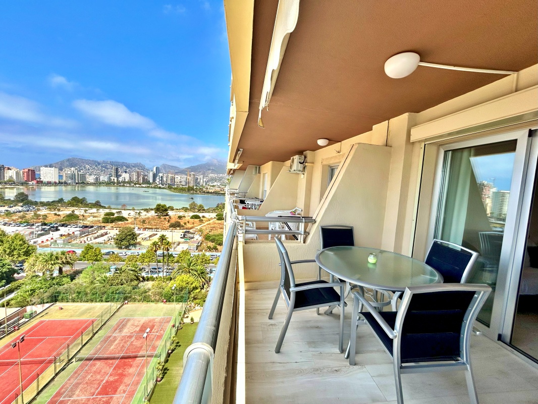 Frontline 2-bed apartment for sale with communal pool, Calpe