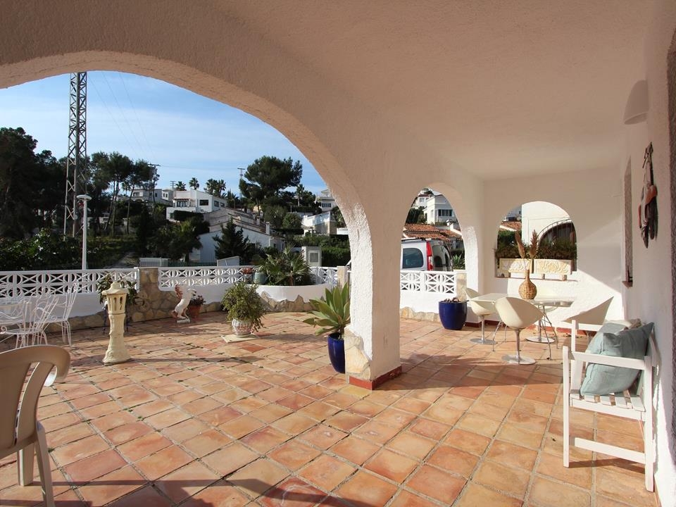 This charming detached villa is now available for winter rental from the end of October 2023