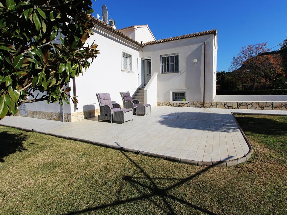 Luxurious Spanish style property in Beniarbeig situated within the tranquil location of orange groves