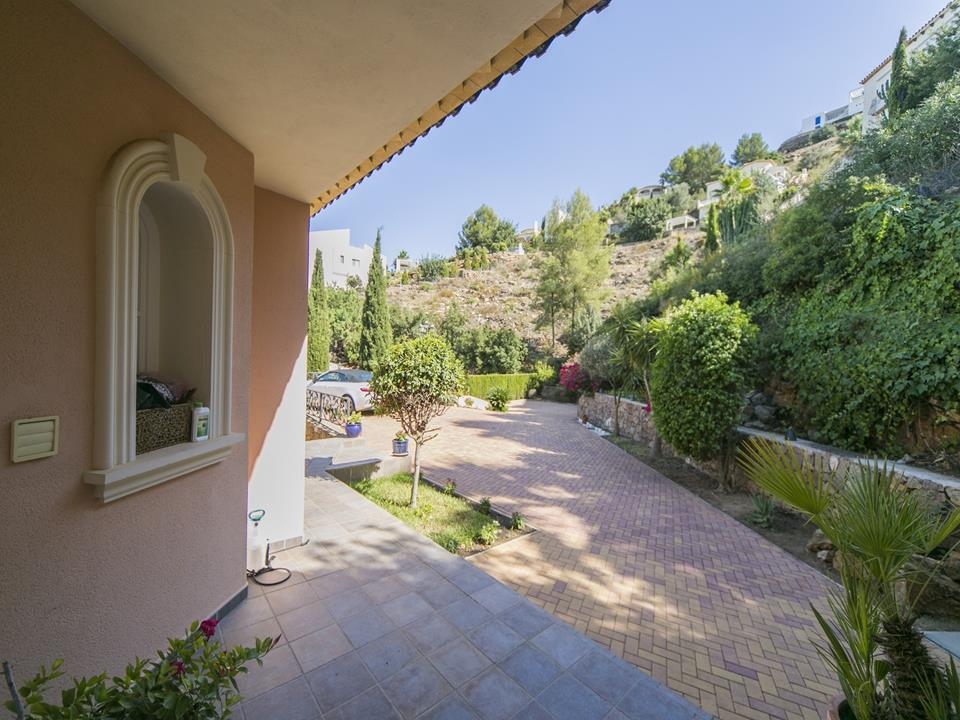 Luxury Villa with Pool for Sale in La Sella, Denia
