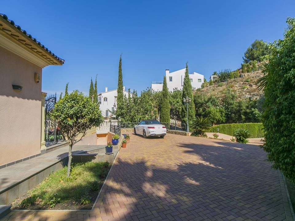 Luxury Villa with Pool for Sale in La Sella, Denia