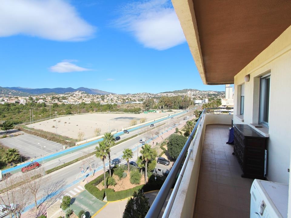 Dit fantastische eerstelijns zeezicht appartement te koop in Calpe is gelegen op