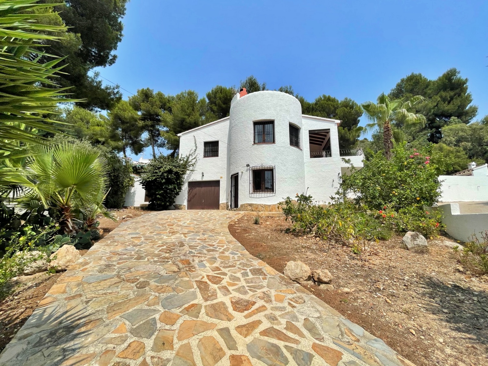 Sea view villa in Moraira for sale, walking distance to the beach